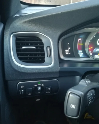 Volvo V60 cena 78900 przebieg: 117300, rok produkcji 2015 z Warszawa małe 529